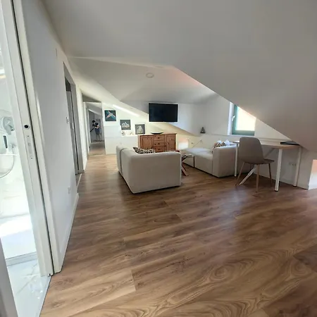 Apartament Zana *